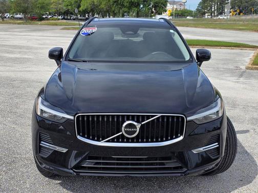 Black 2023 Volvo XC60 B5 Core