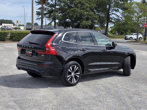 Black 2023 Volvo XC60 B5 Core