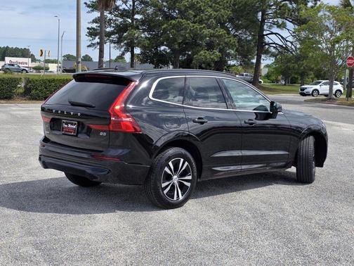Black 2023 Volvo XC60 B5 Core
