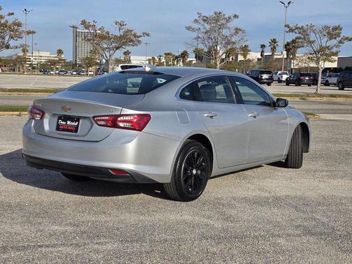 2021 Chevrolet Malibu FWD LT