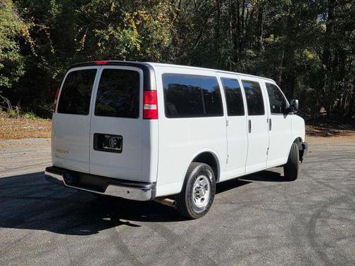 2020 Chevrolet Express 2500 RWD 2500 Regular Wheelbase LT