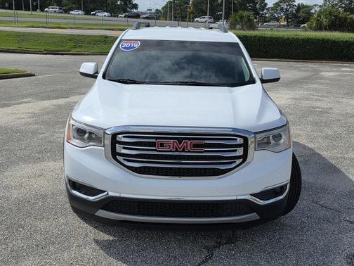 White 2019 GMC Acadia SLT-1