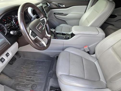 White 2019 GMC Acadia SLT-1