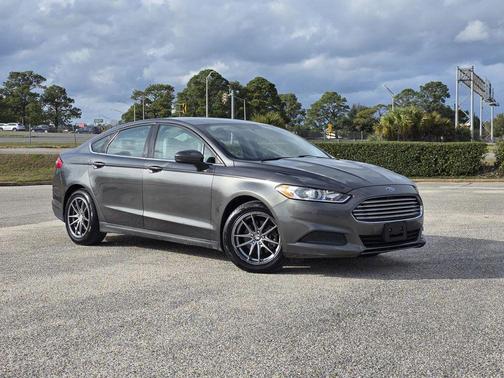 2015 Ford Fusion SE