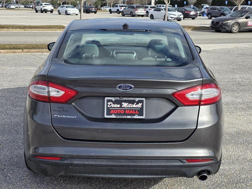 2015 Ford Fusion SE