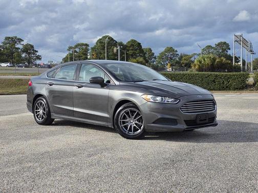 2015 Ford Fusion SE