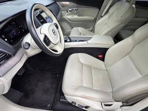 2023 Volvo XC90 B6 Plus 6-Seater