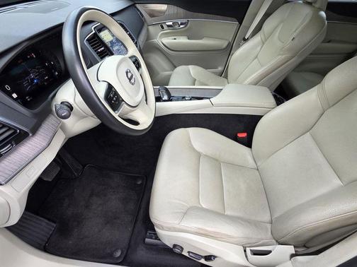 2023 Volvo XC90 B6 Plus 6-Seater