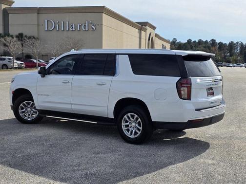 2023 Chevrolet Suburban LT
