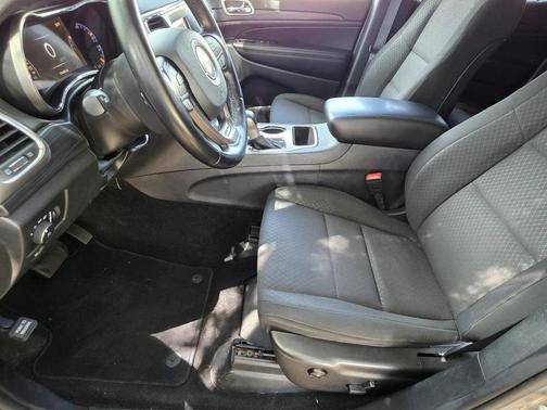 Silver 2021 Jeep Grand Cherokee Laredo