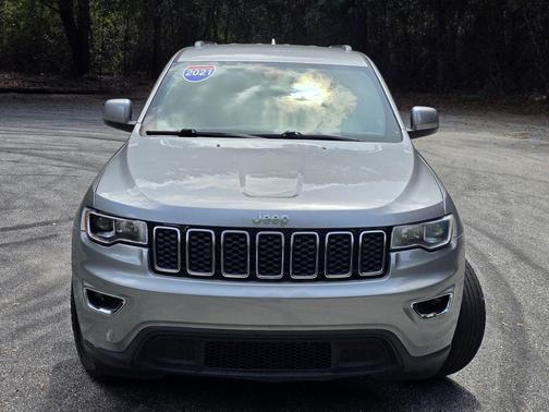 Silver 2021 Jeep Grand Cherokee Laredo