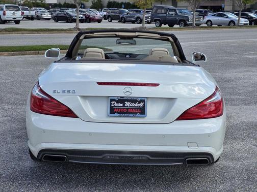 2014 Mercedes-Benz SL-Class 2dr Roadster SL 550