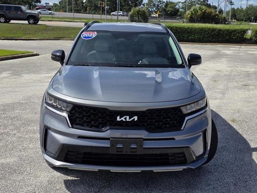 Silver 2023 Kia Sorento S