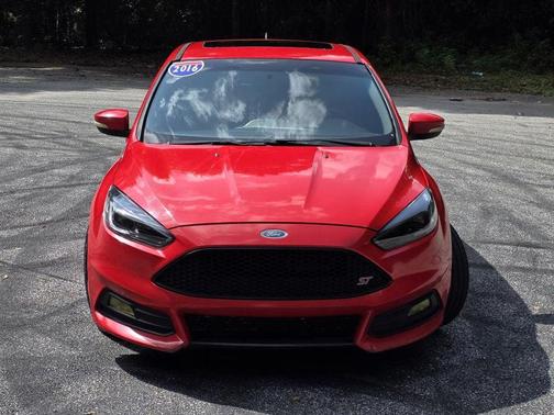 Red 2016 Ford Focus ST