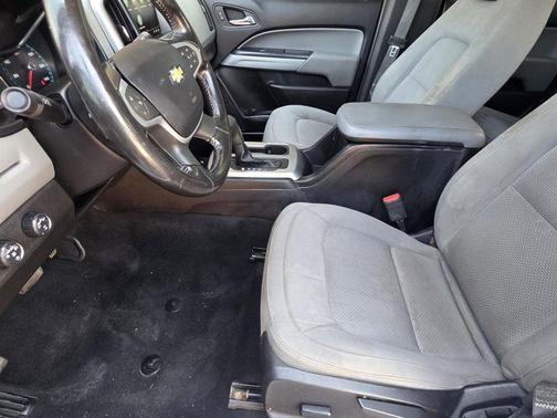 White 2019 Chevrolet Colorado LT