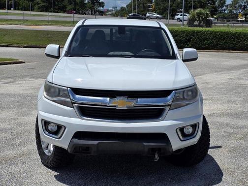White 2019 Chevrolet Colorado LT