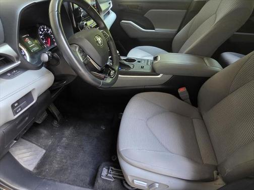 2021 Toyota Highlander LE