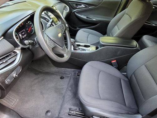 2022 Chevrolet Malibu FWD LT