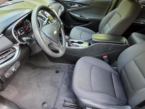 2022 Chevrolet Malibu FWD LT