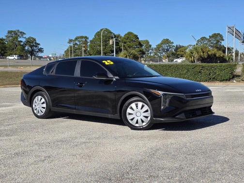 2025 Kia K4 LX