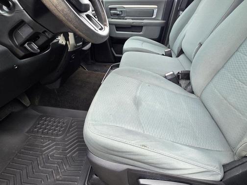 2017 RAM 2500 SLT Crew Cab 4x4 6'4' Box