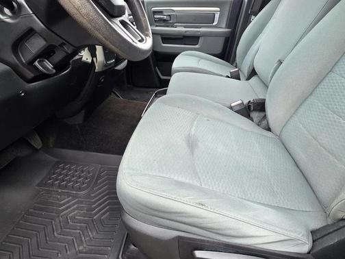 2017 RAM 2500 SLT Crew Cab 4x4 6'4' Box