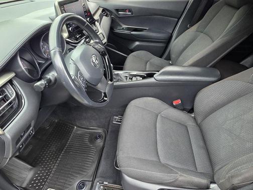 Silver 2019 Toyota C-HR XLE
