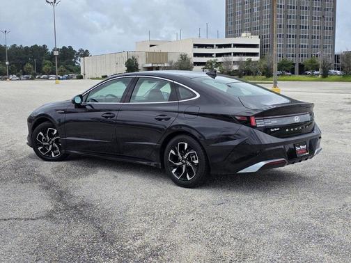 Black 2024 Hyundai SONATA SEL