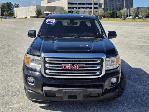 Black 2019 GMC Canyon SLE
