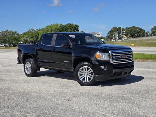 Black 2019 GMC Canyon SLE