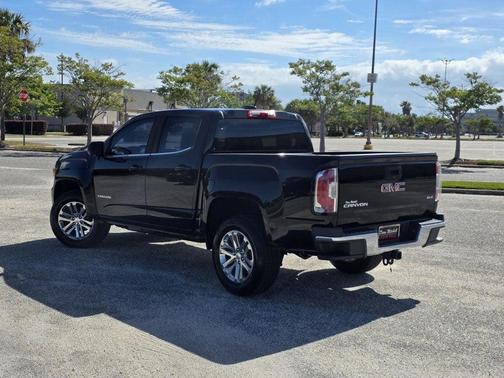 Black 2019 GMC Canyon SLE