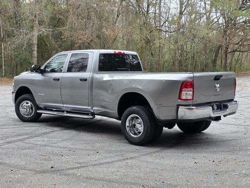 2022 RAM 3500 Tradesman Crew Cab 4x4 8' Box