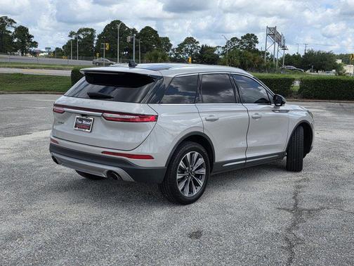 White 2020 Lincoln Corsair Reserve