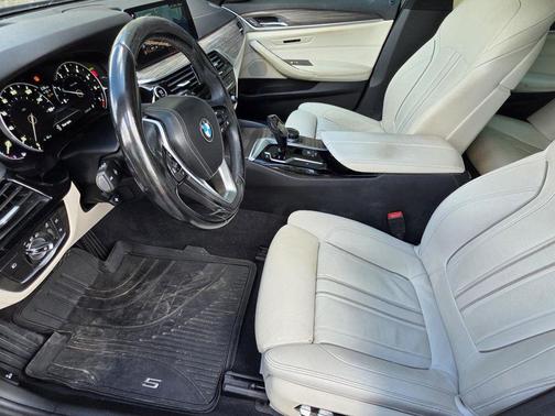 2017 BMW 530 530i
