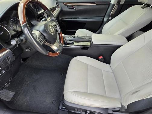 2017 Lexus ES 350 Base