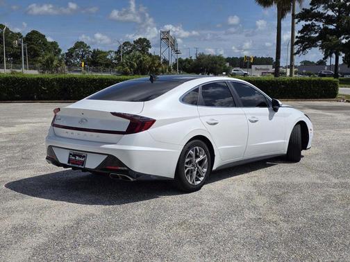 White 2022 Hyundai SONATA SEL
