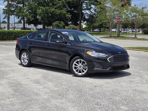 Black 2020 Ford Fusion SE