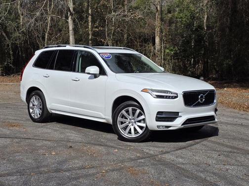 2017 Volvo XC90 T6 Momentum