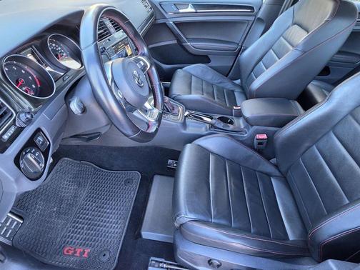 2017 Volkswagen Golf GTI 2.0T SE 4-Door