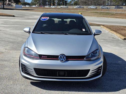 2017 Volkswagen Golf GTI 2.0T SE 4-Door