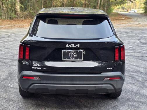 2023 Kia Sorento LX