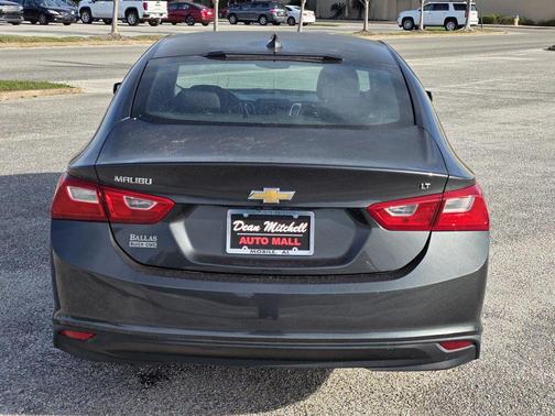 2017 Chevrolet Malibu 1LT