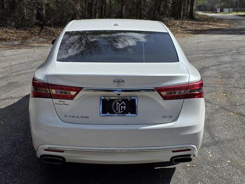 2018 Toyota Avalon XLE
