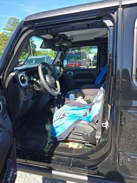 Black Clearcoat 2024 Jeep Gladiator Willys