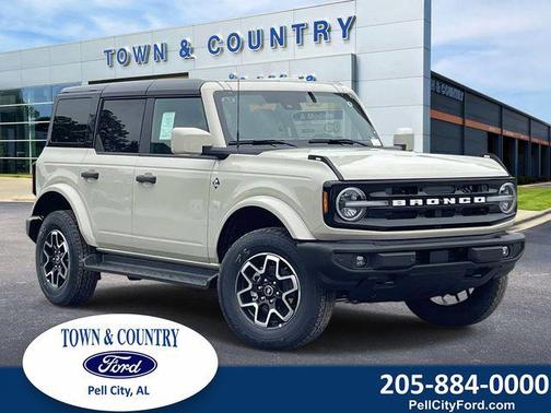 DESERT SAND 2026 Ford Bronco Outer Banks