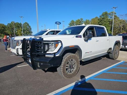 2022 GMC Sierra 2500 AT4