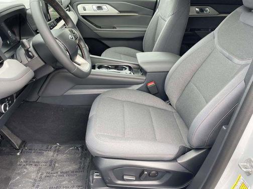 Space White Metallic 2026 Ford Explorer Active