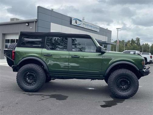 2025 Ford Bronco Base
