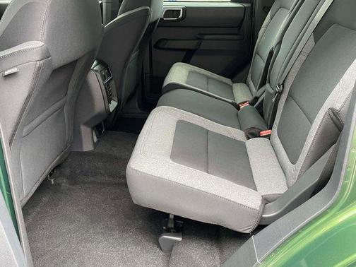 ERUPTION GREEN METALLIC 2025 Ford Bronco Base