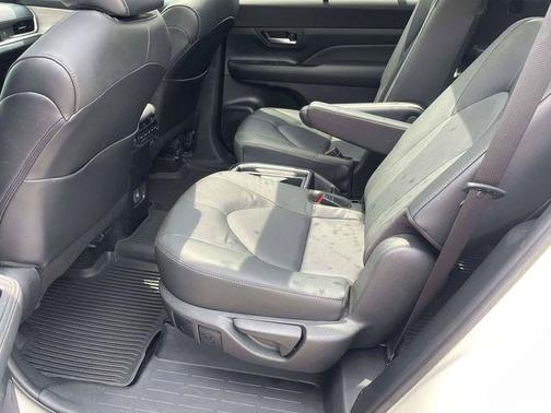 Coastal Cream 2024 Toyota Grand Highlander Limited